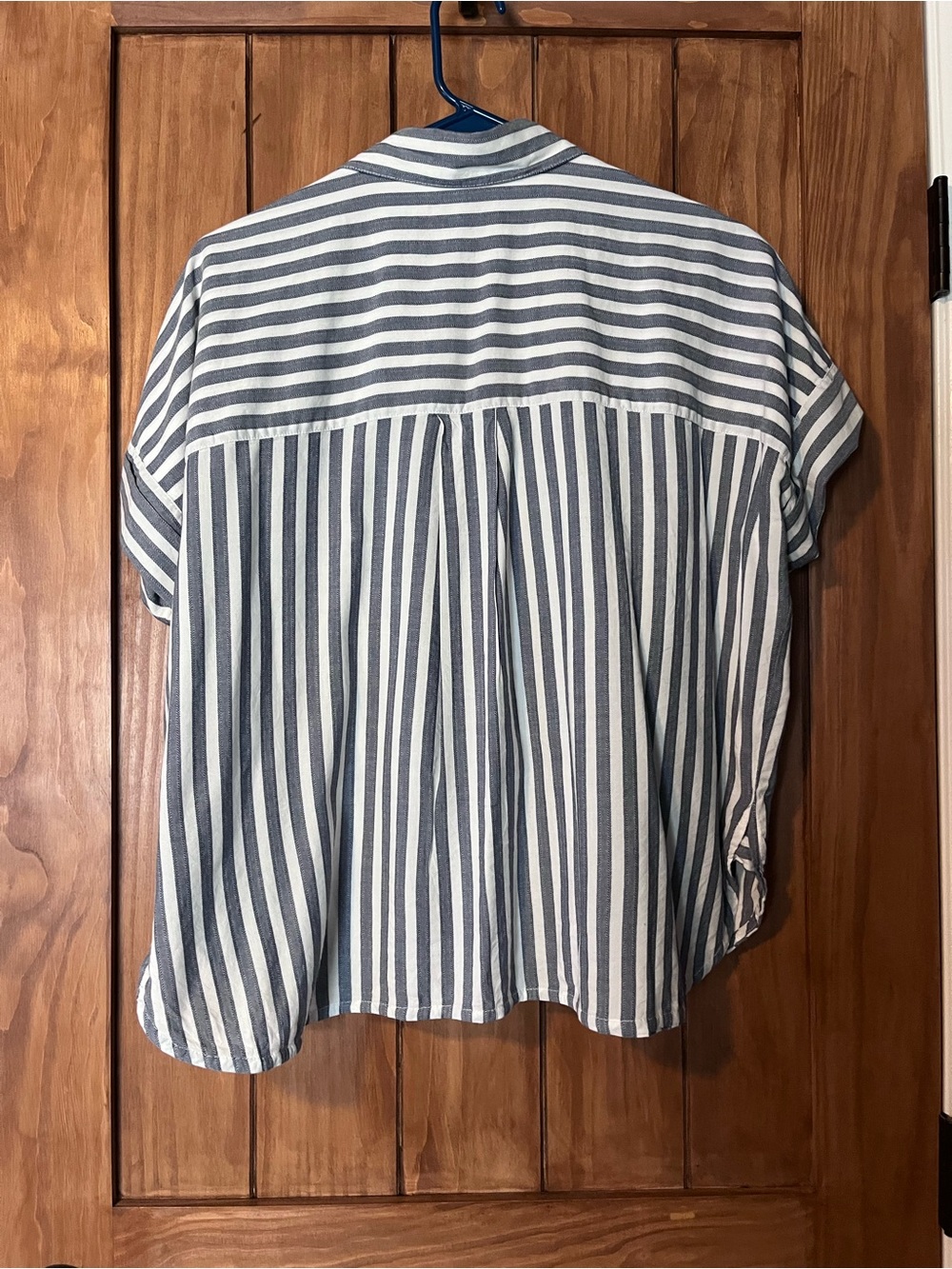 Madewell Blue and White Vertical Stripe Button-Down Shirt - Picture 4 of 4